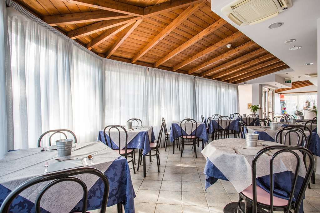Hotel Nancy Riccione Restaurang bild