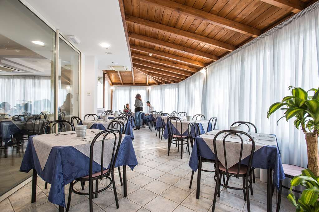 Hotel Nancy Riccione Restaurang bild