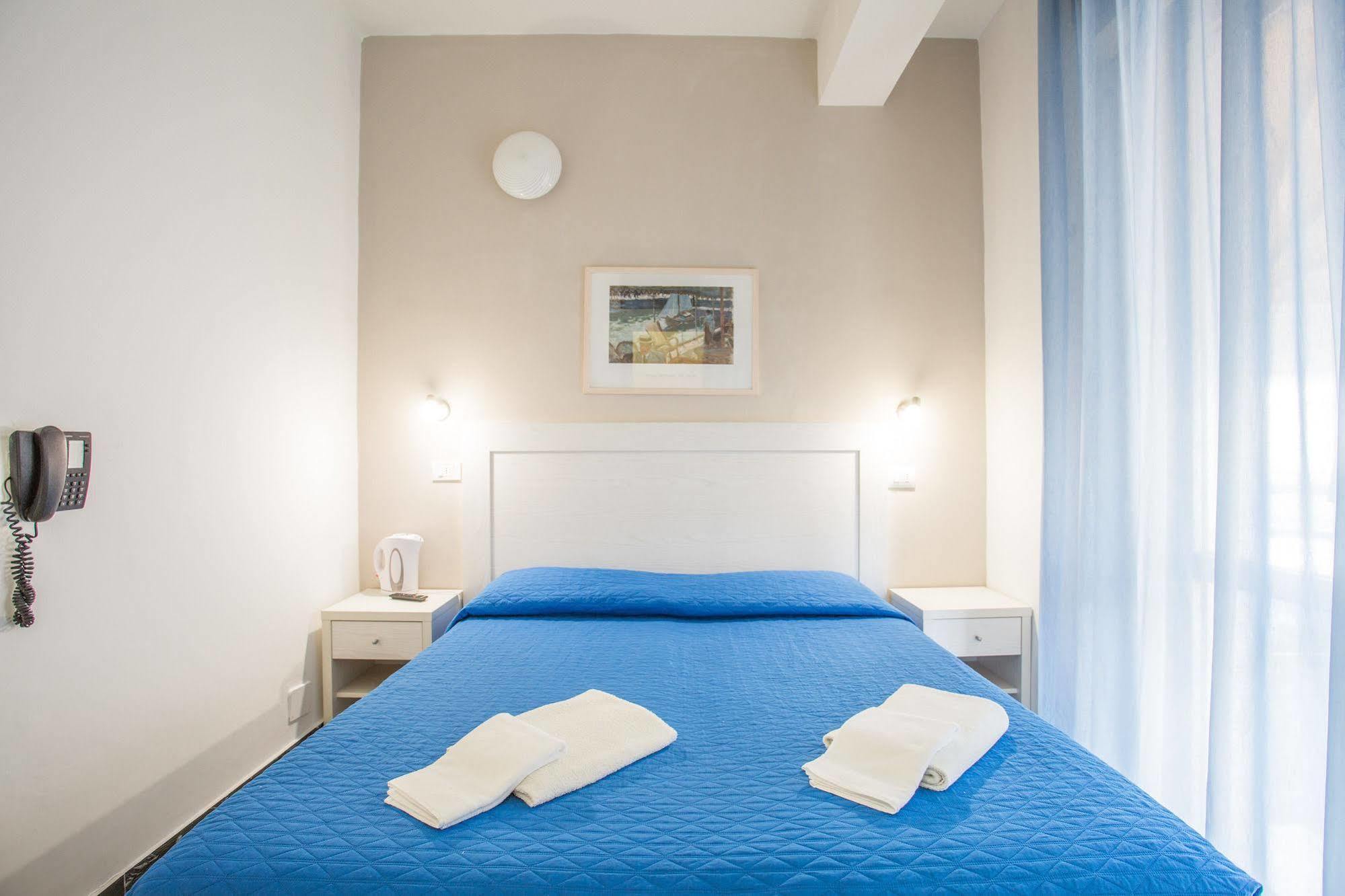 Hotel Nancy Riccione Exteriör bild